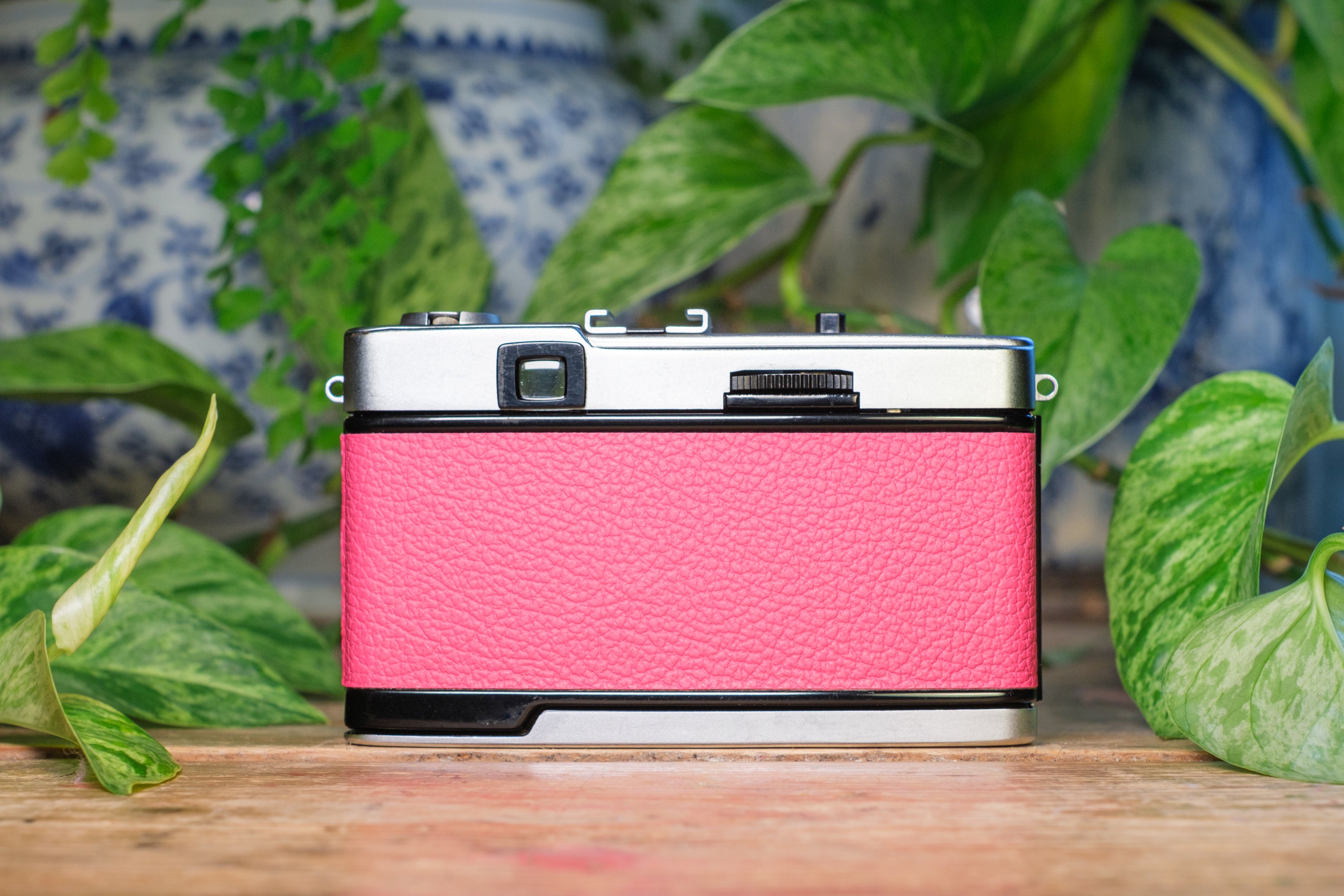 Olympus Trip 35 Vintage 35mm Film Camera - Lipstick Pink | Lovingly Refurbished and Fully Tested