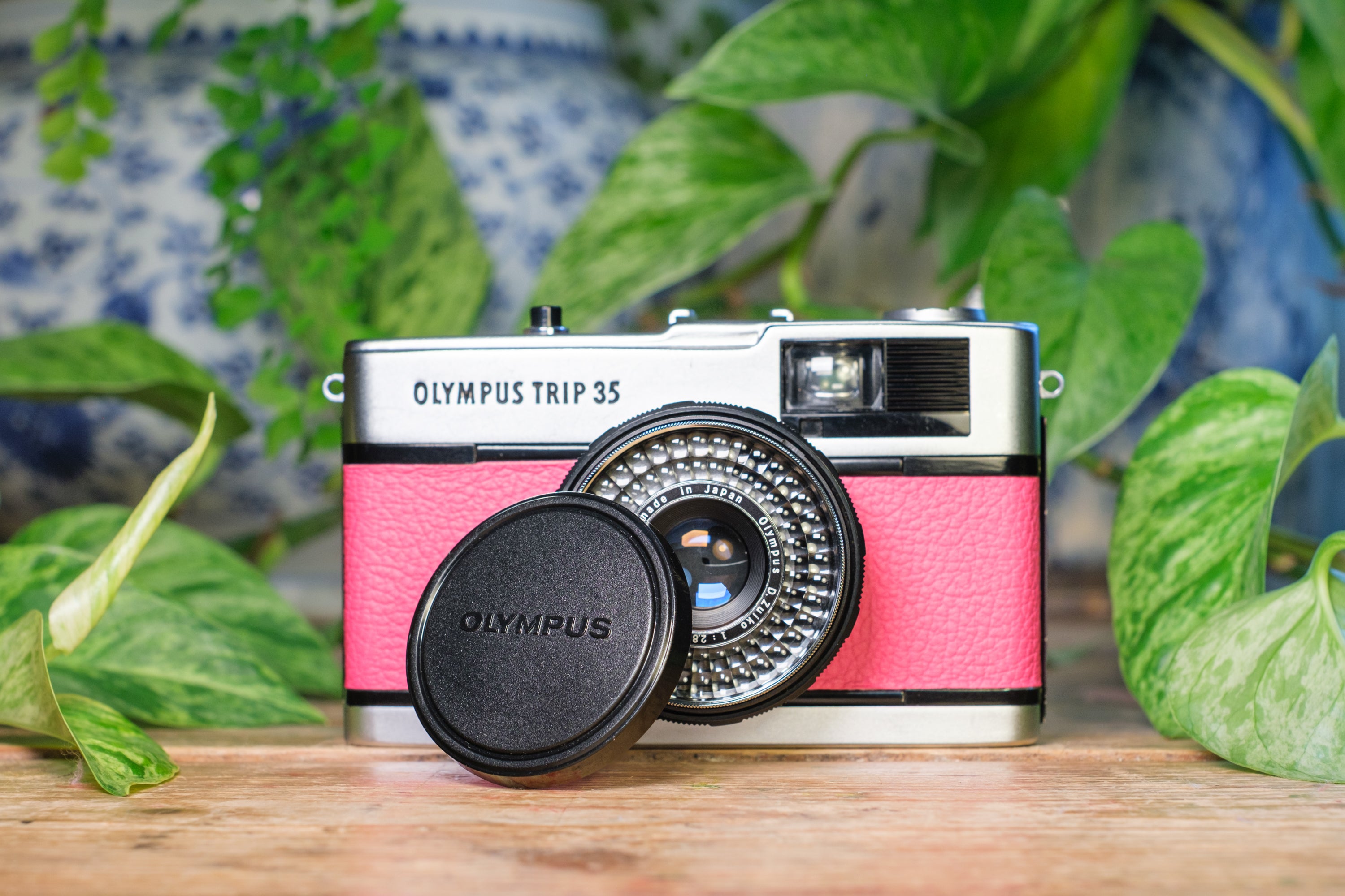 Olympus Trip 35 Vintage 35mm Film Camera - Lipstick Pink | Lovingly Refurbished and Fully Tested