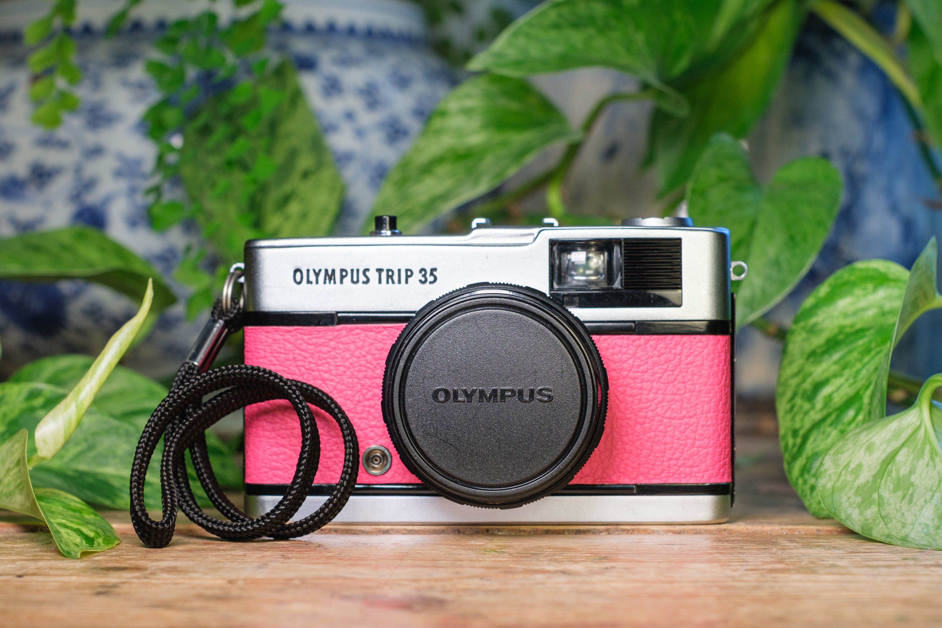 Olympus Trip 35 Vintage 35mm Film Camera - Lipstick Pink | Lovingly Refurbished and Fully Tested