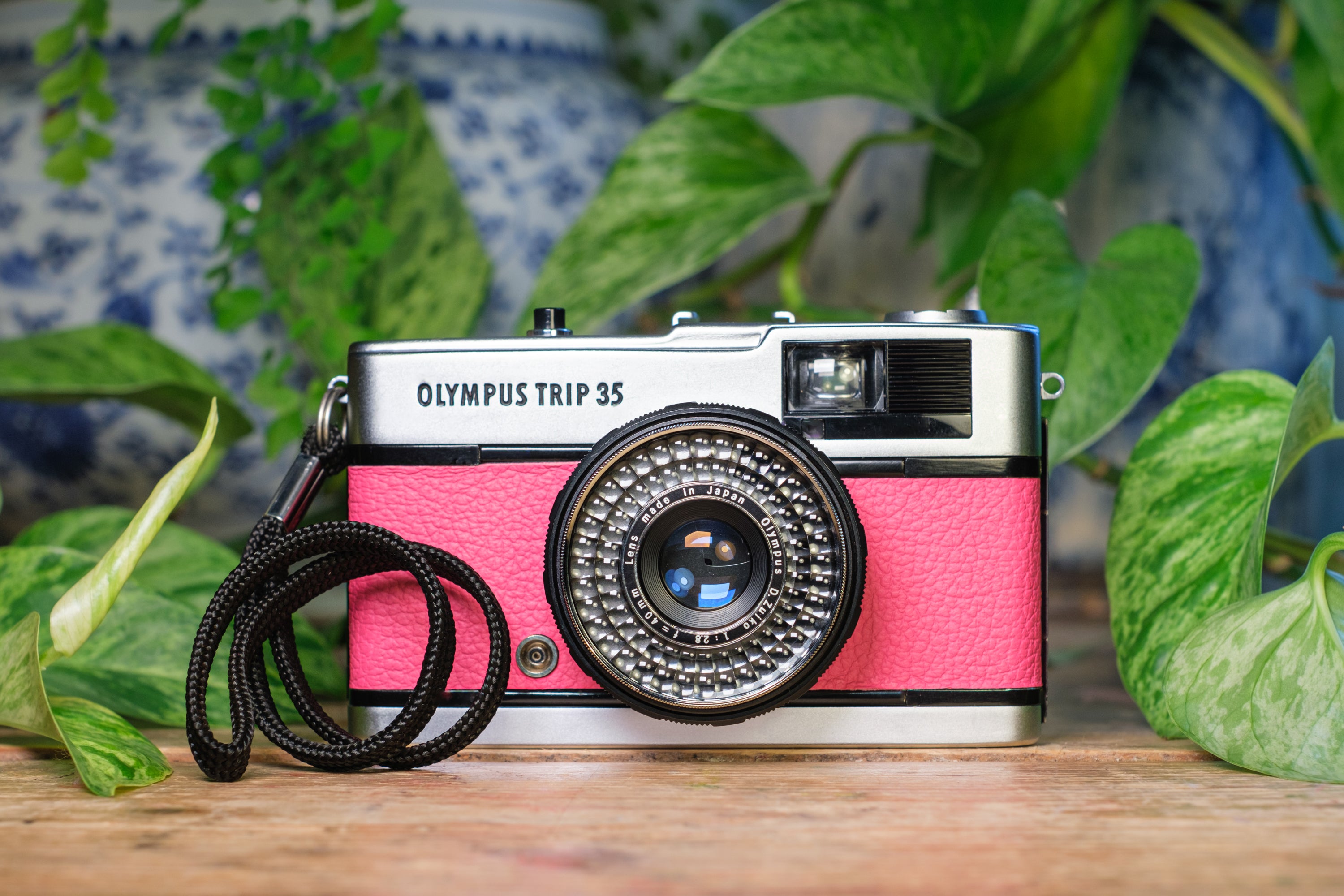 Olympus Trip 35 Vintage 35mm Film Camera - Lipstick Pink | Lovingly Refurbished and Fully Tested