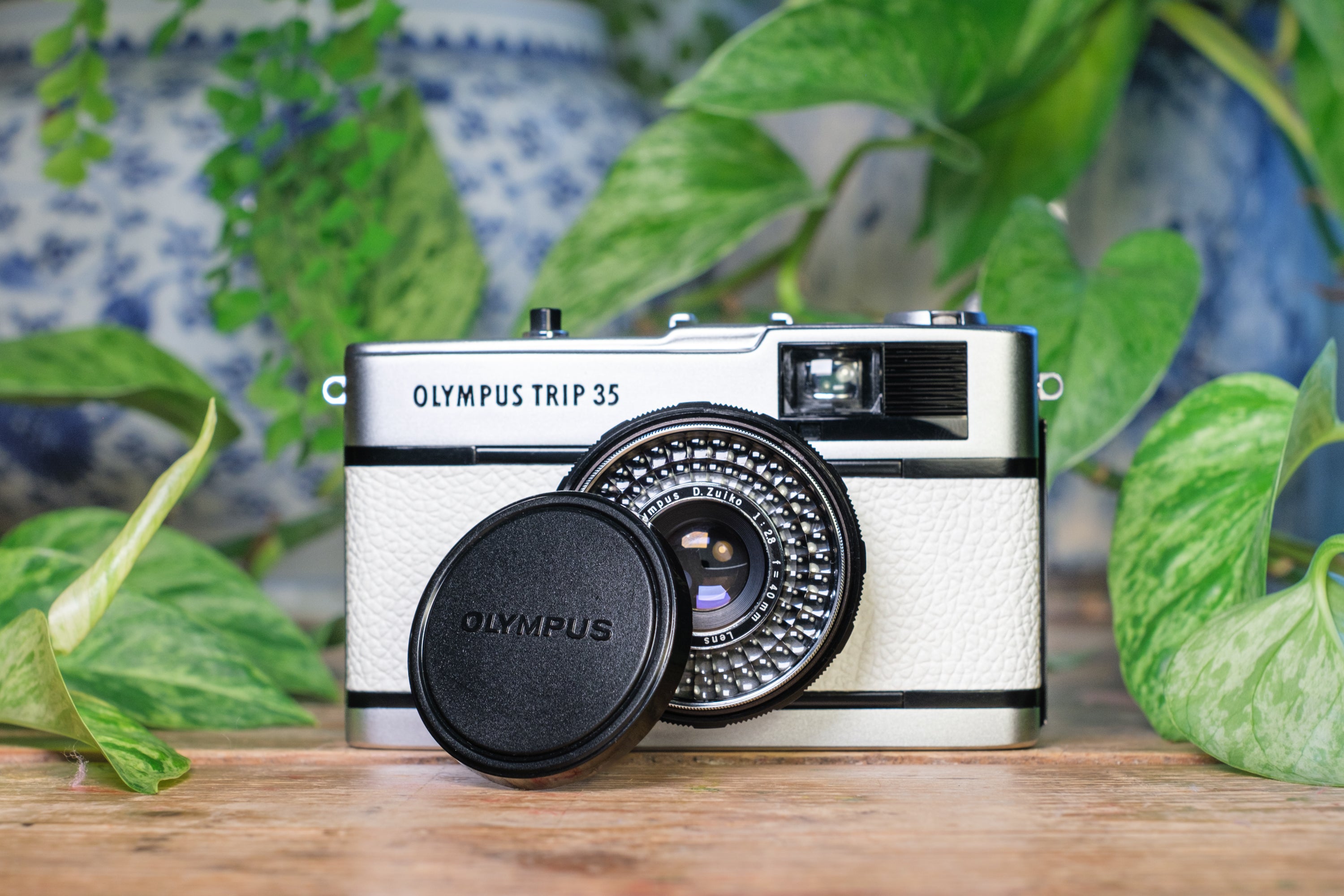 Olympus Trip 35 Vintage 35mm Film Camera - Diamond White | Lovingly Refurbished and Fully Tested