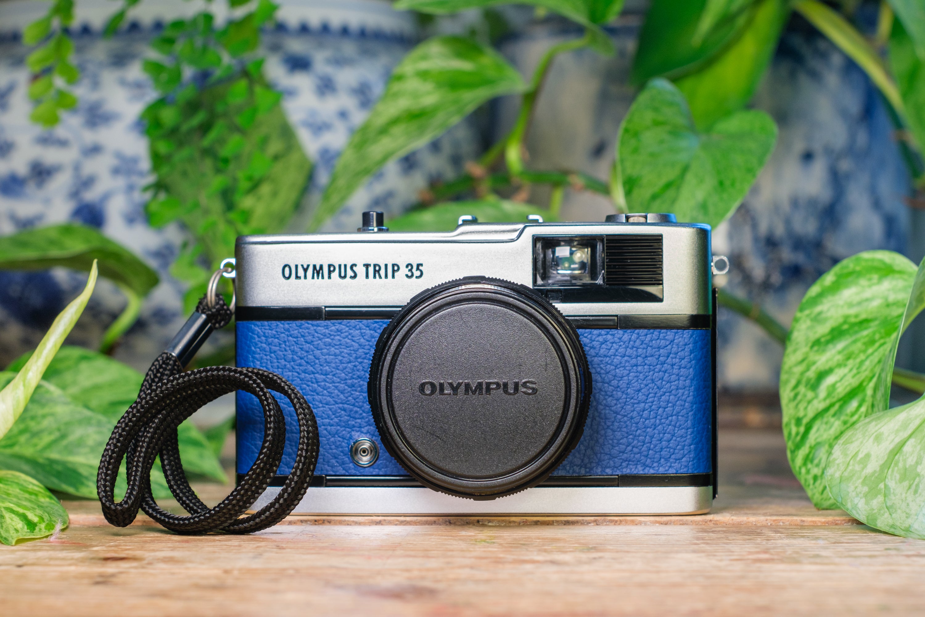 Olympus Trip 35 Vintage 35mm Film Camera - Royal Blue | Tested